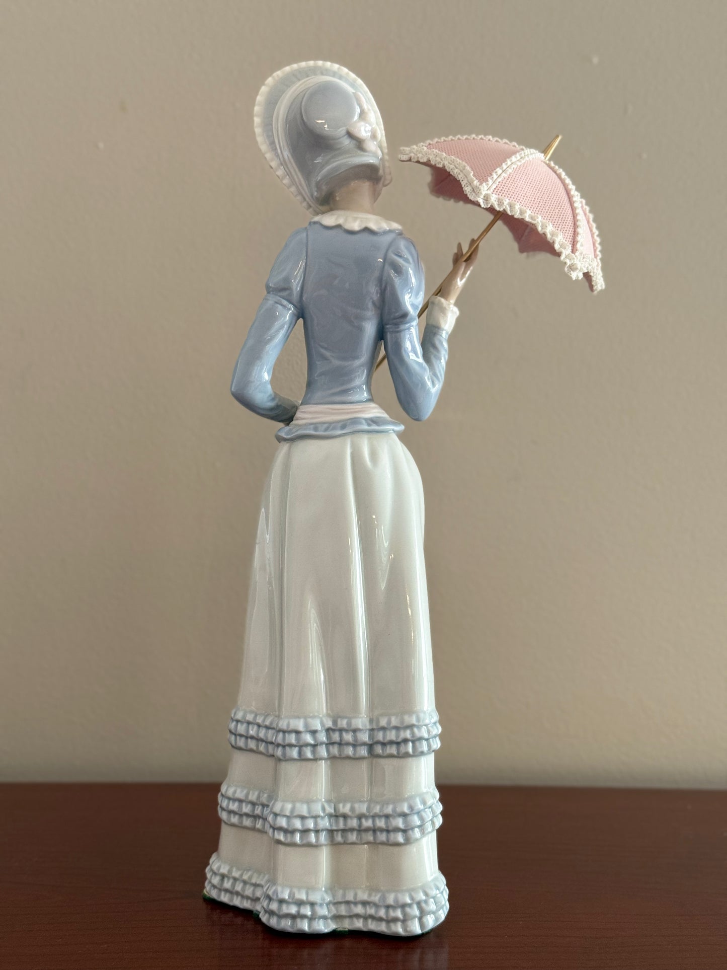 Lladro Lady with Parasol "Aranjuez" (#4497)