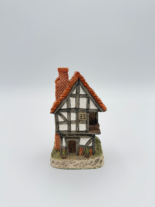 Vintage David Winter Spinner’s Cottage - Retired Hand-Painted Collectible House