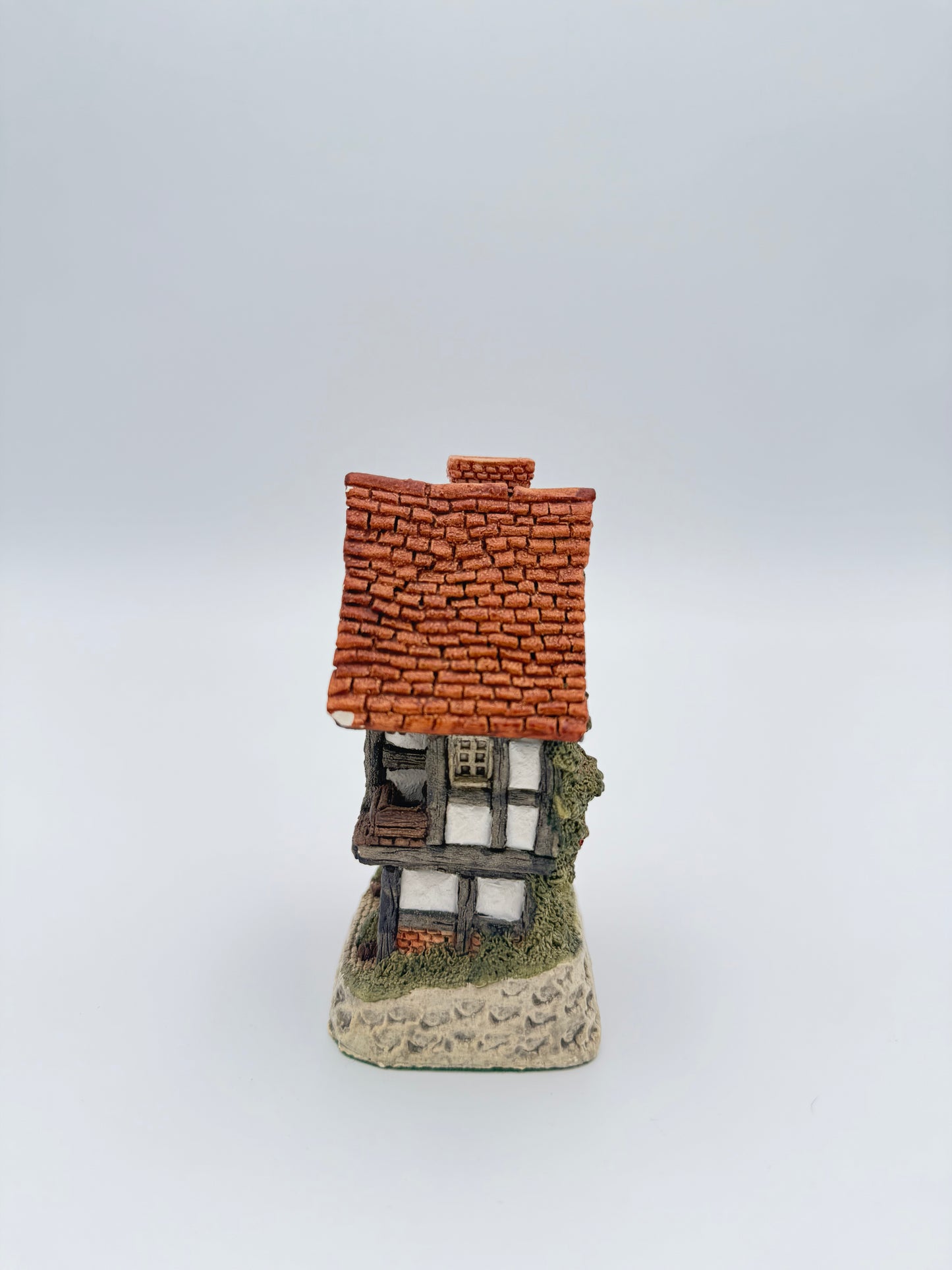 Vintage David Winter Spinner’s Cottage - Retired Hand-Painted Collectible House